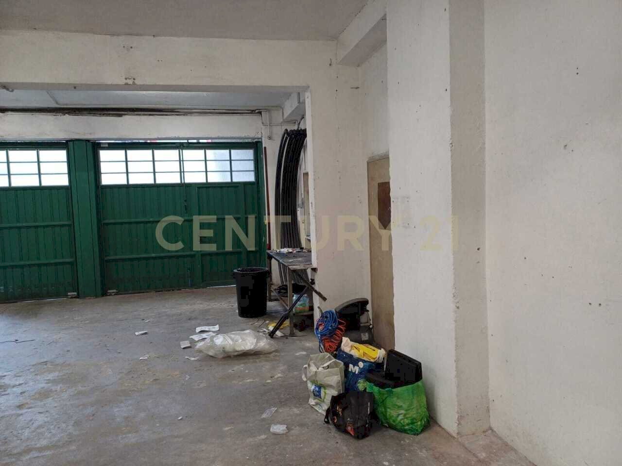 PHOTO-2026-04-07-17-03-34 (3).jpg - Warehouse Via Lucania 10, Verona (neighborhood Borgo Milano) - photo 3