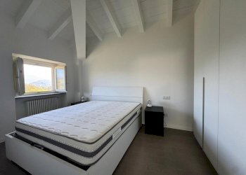 Camera - Appartamento Via Giuseppe Garibaldi 7/A, Montano Lucino - foto 13