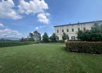 Giardino condominiale - Appartamento Via Giuseppe Garibaldi 7/A, Montano Lucino - foto 15