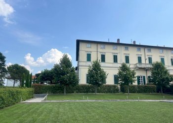 Giardino condominiale - Appartamento Via Giuseppe Garibaldi 7/A, Montano Lucino - foto 16