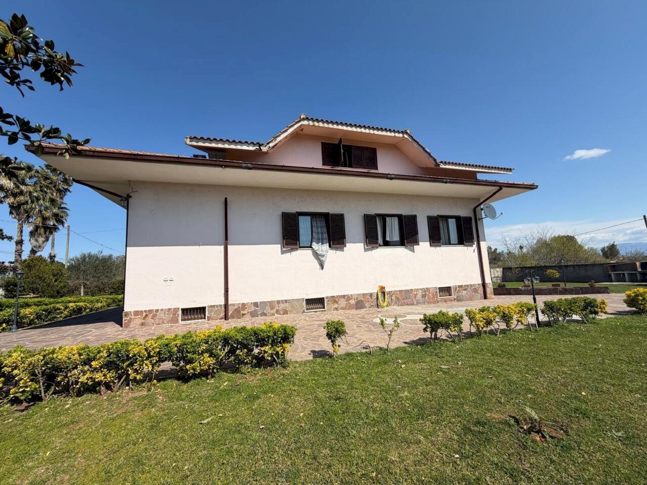 72b3c05c-d894-4fc7-8ad2-aaa229b9d514.jpg - Villa Via Trigno 27, Aprilia - photo 2