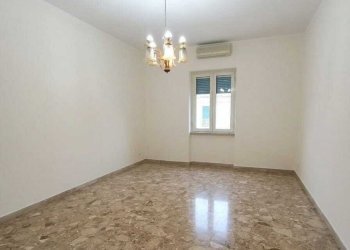 app 2 salone 1-2.jpg - Appartamento Via Avegno, Roma - foto 16