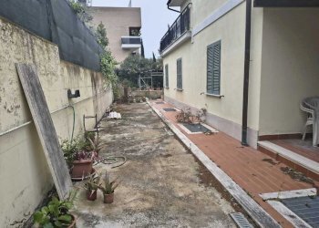 terrazzo.jpg - Appartamento Via Avegno, Roma - foto 24