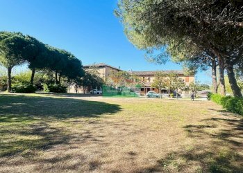 PHOTO-2026-04-07-17-58-33.jpg - Stable - Palace Via Antonio Seppilli, Ravenna - photo 1