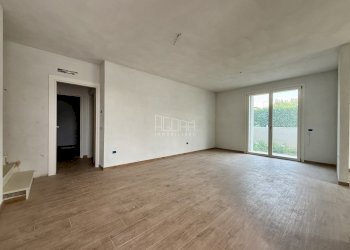 2-IMG_8505.jpeg.jpg - Villa Trifamiliare Rovigo - foto 1