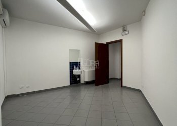 4-1267E69D-B018-465F-BBD6-D545D456C3AB.jpeg.jpg - Ufficio Rovigo - foto 3