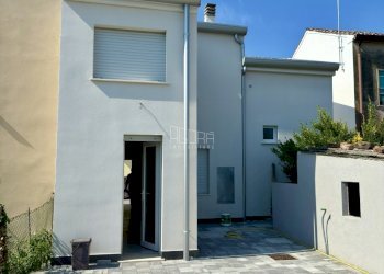 2-IMG_3301.jpeg.jpg - Casa indipendente Via A. Forni 17, Porto Viro - foto 2