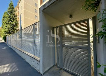 Ingresso Via Smareglia 11 - Bilocale VIA ANTONIO SMAREGLIA, 11, Milano - foto 34