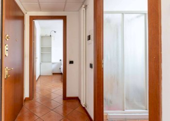 Two-room apartment Bernareggio - photo 12