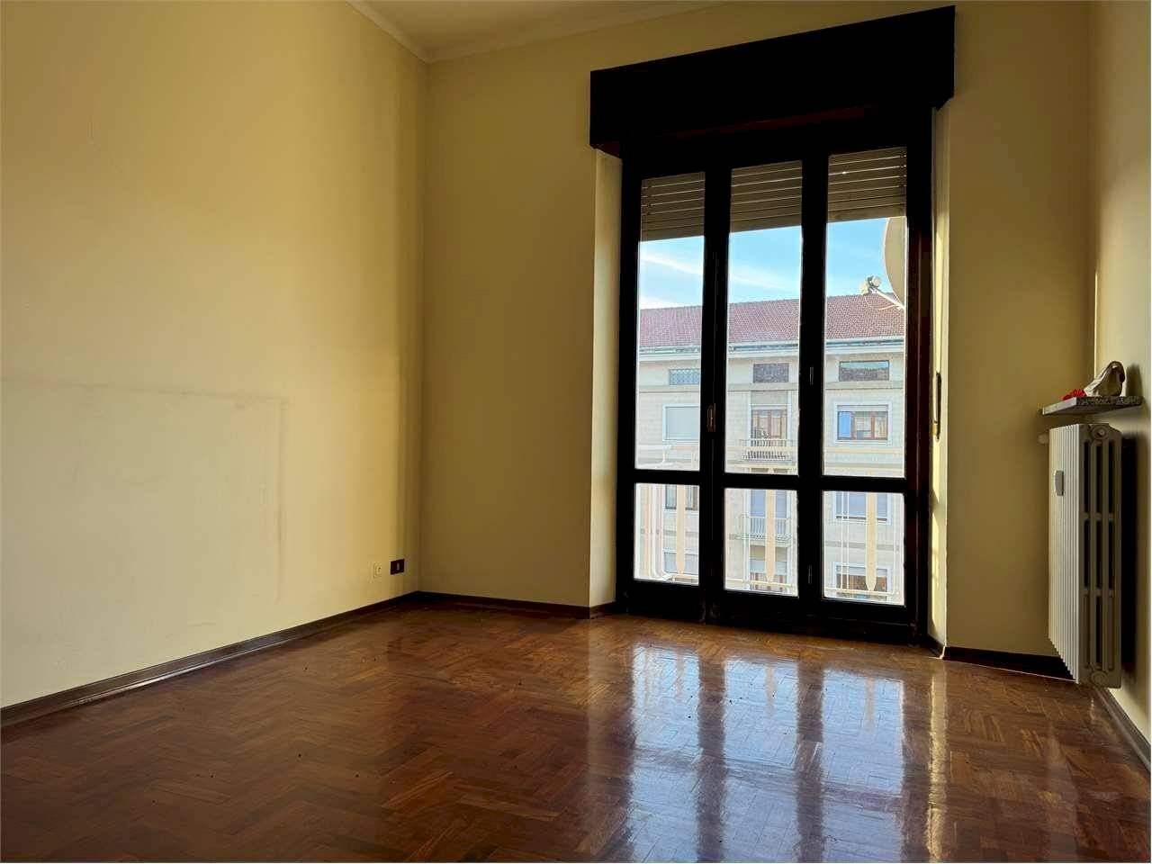 Office Piazzale della Libertà, Cuneo (neighborhood Cuneo Nuova) - photo 2