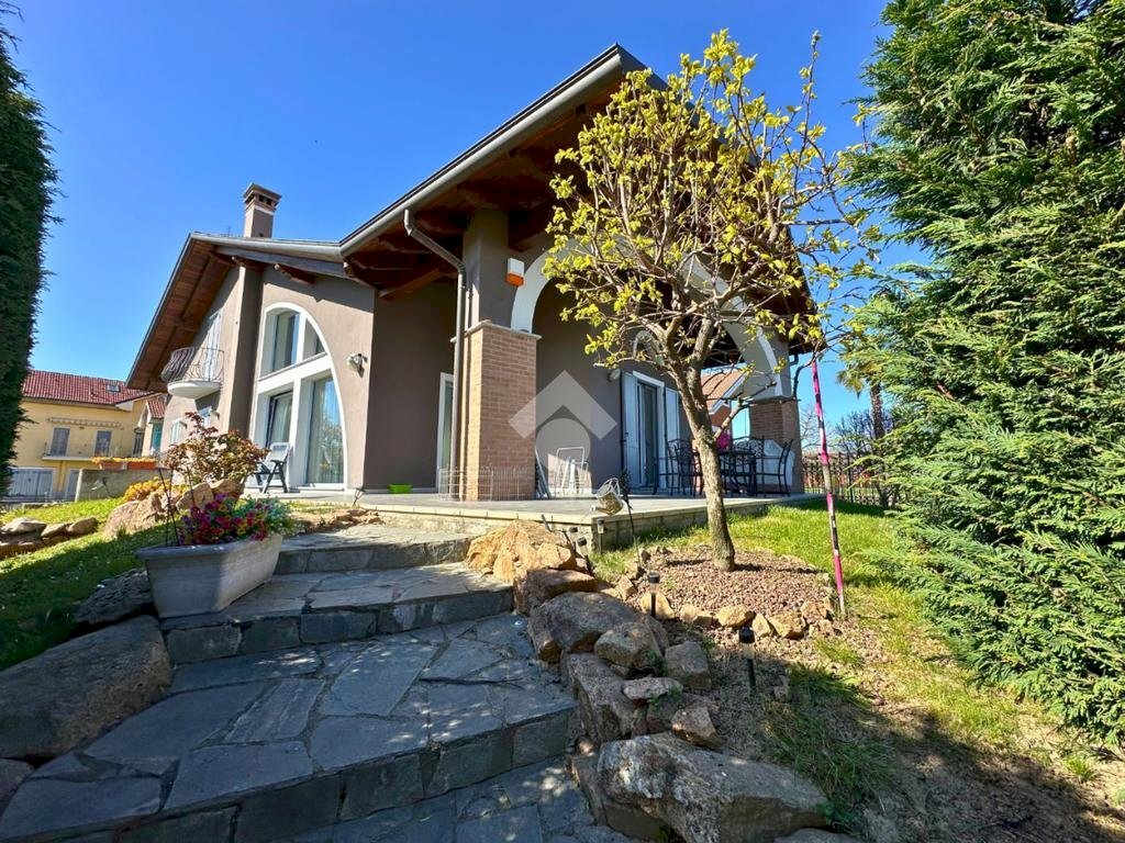 Villa Via Fratelli Cervi, Santhià - foto 1