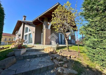 Villa Via Fratelli Cervi, Santhià - foto 1