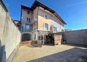 Casa indipendente Via Carlo Alberto, San Benigno Canavese - foto 1