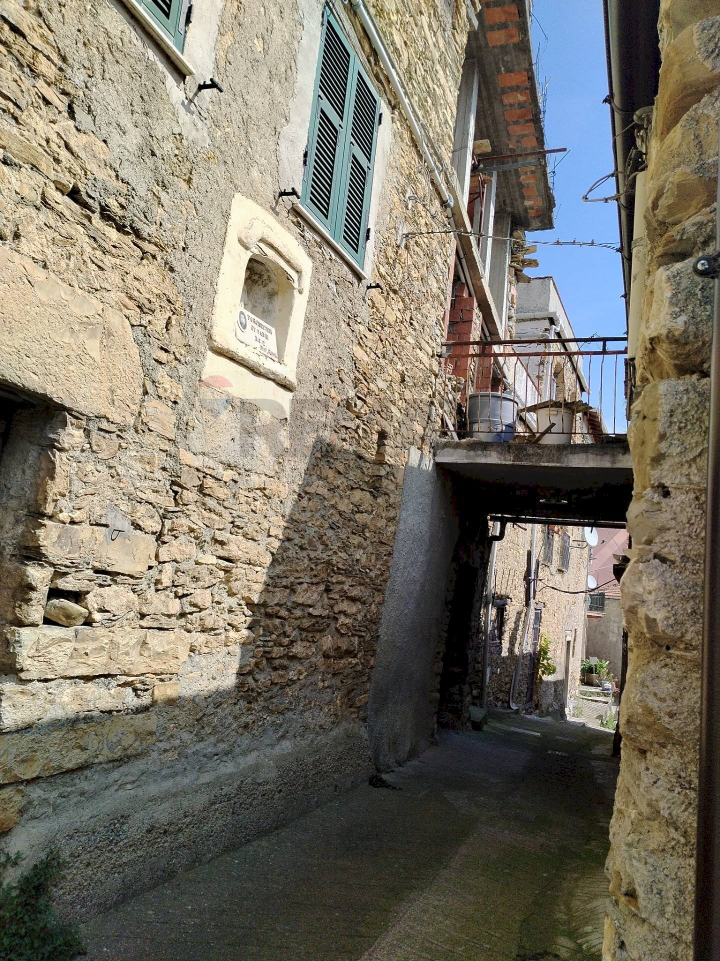 Four-room apartment via alla posta, 45 
 Calderara, Pieve di Teco - photo 1