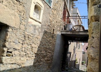 Four-room apartment via alla posta, 45
Calderara, Pieve di Teco - photo 1