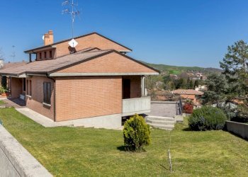 Villa Casalfiumanese - foto 1