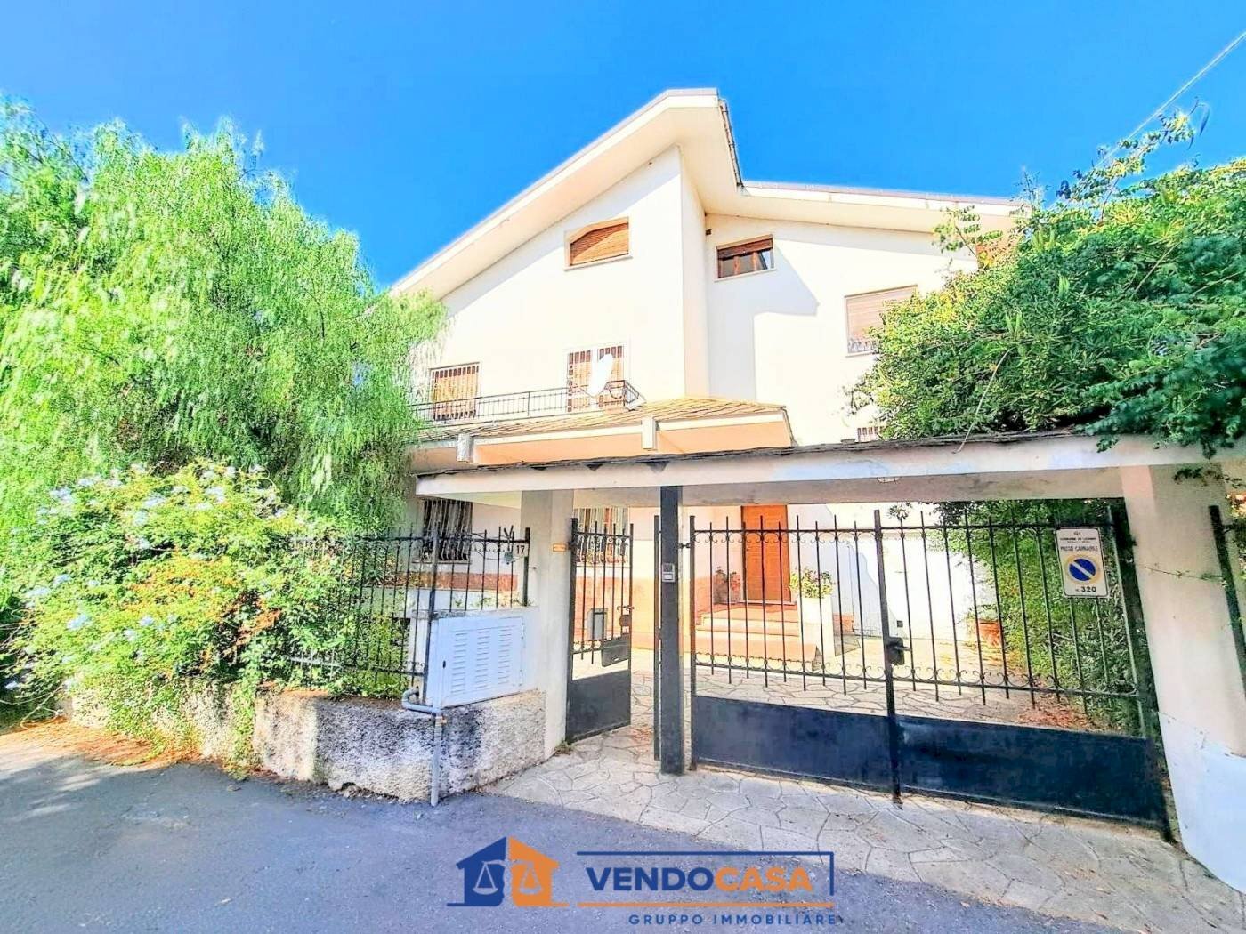 Independent house Loano - photo 1