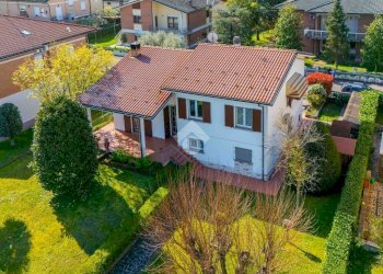 Villa Via John Fitz Gerarld Kennedy, Novellara - foto 1