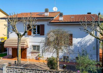 Villa Via John Fitz Gerarld Kennedy, Novellara - foto 34