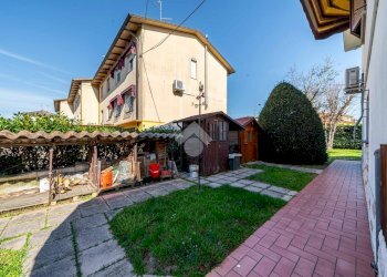 Villa Via John Fitz Gerarld Kennedy, Novellara - foto 40