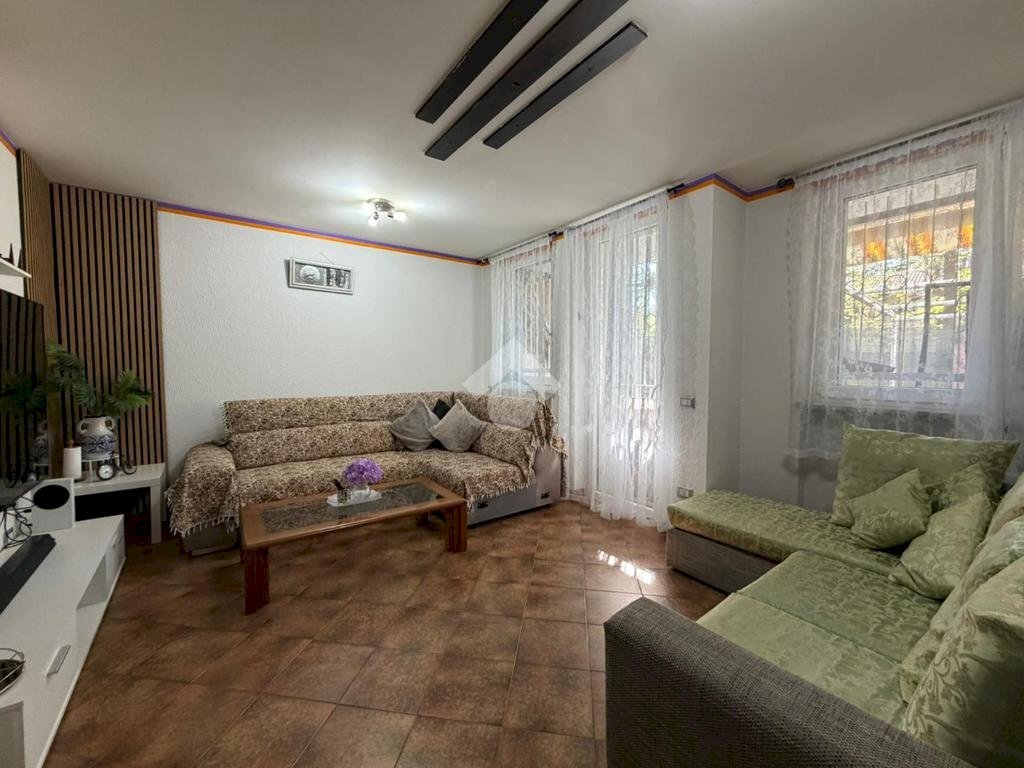 Villa a Schiera Via Fiume, Trecate - foto 1