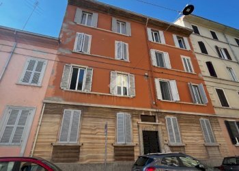 Three-room apartment Via Tommaso Gulli, Parma (neighborhood Oltretorrente) - photo 2