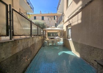 Quadrilocale VIA RAVASCHIO, Genova (zona Sestri Ponente) - foto 3