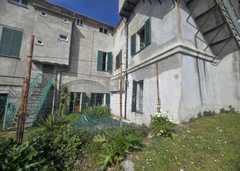 Trilocale VIA FRATELLI DI CORONATA, Genova (zona Sestri Ponente) - foto 1