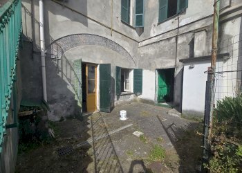 Trilocale VIA FRATELLI DI CORONATA, Genova (zona Sestri Ponente) - foto 2