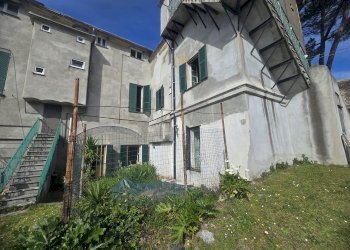 Trilocale VIA FRATELLI DI CORONATA, Genova (zona Sestri Ponente) - foto 3