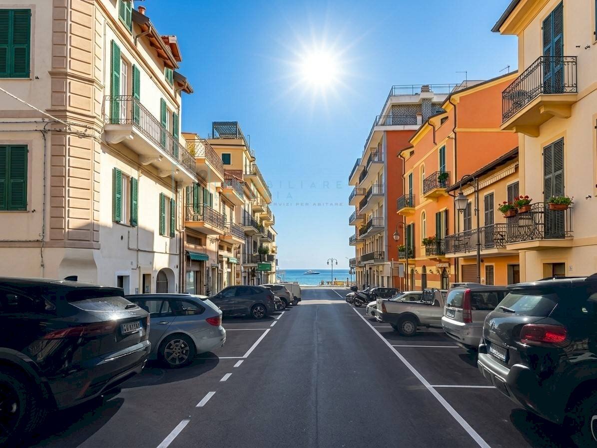 Foto 1 - Bilocale Piazza Andrea Doria, Alassio - foto 1