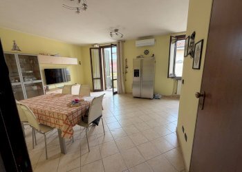 Foto 2 - Trilocale VIA TOGLIATTI
 
2, Calcinaia - foto 2