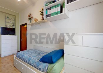 Camera / camera da letto - Three-room apartment via Alessandria
 
1, Rho - photo 16