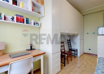 Camera / camera da letto - Three-room apartment via Alessandria
 
1, Rho - photo 17