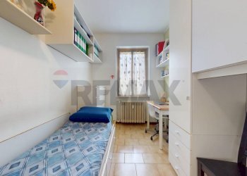 Camera / camera da letto - Three-room apartment via Alessandria
 
1, Rho - photo 18