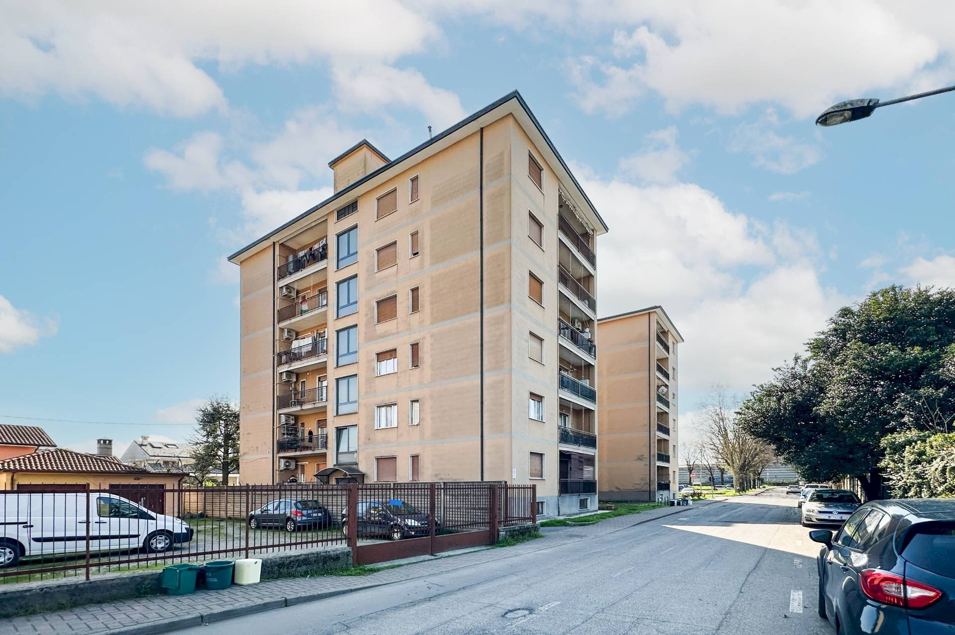 Edificio all\'aperto - Trilocale Via Giuseppe Verdi
 
16, Canonica d'Adda - foto 1
