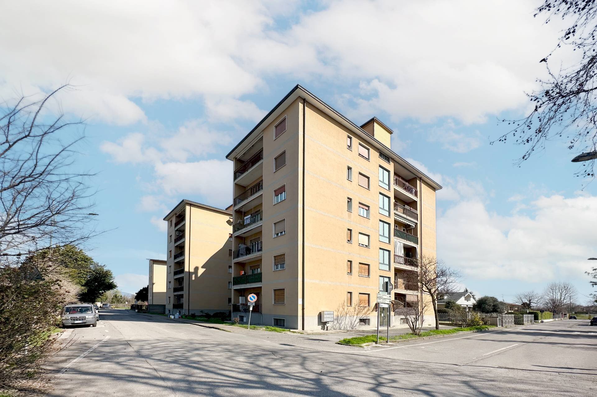 Edificio all\'aperto - Trilocale Via Giuseppe Verdi
 
16, Canonica d'Adda - foto 2