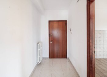 Hall / corridoio - Trilocale Via Giuseppe Verdi
 
16, Canonica d'Adda - foto 3
