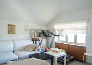 Soggiorno - Trilocale via Raffaello Sanzio
 
12, Lainate - foto 2