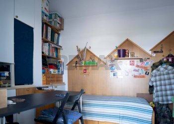 Camera / camera da letto - Trilocale via Raffaello Sanzio
 
12, Lainate - foto 13