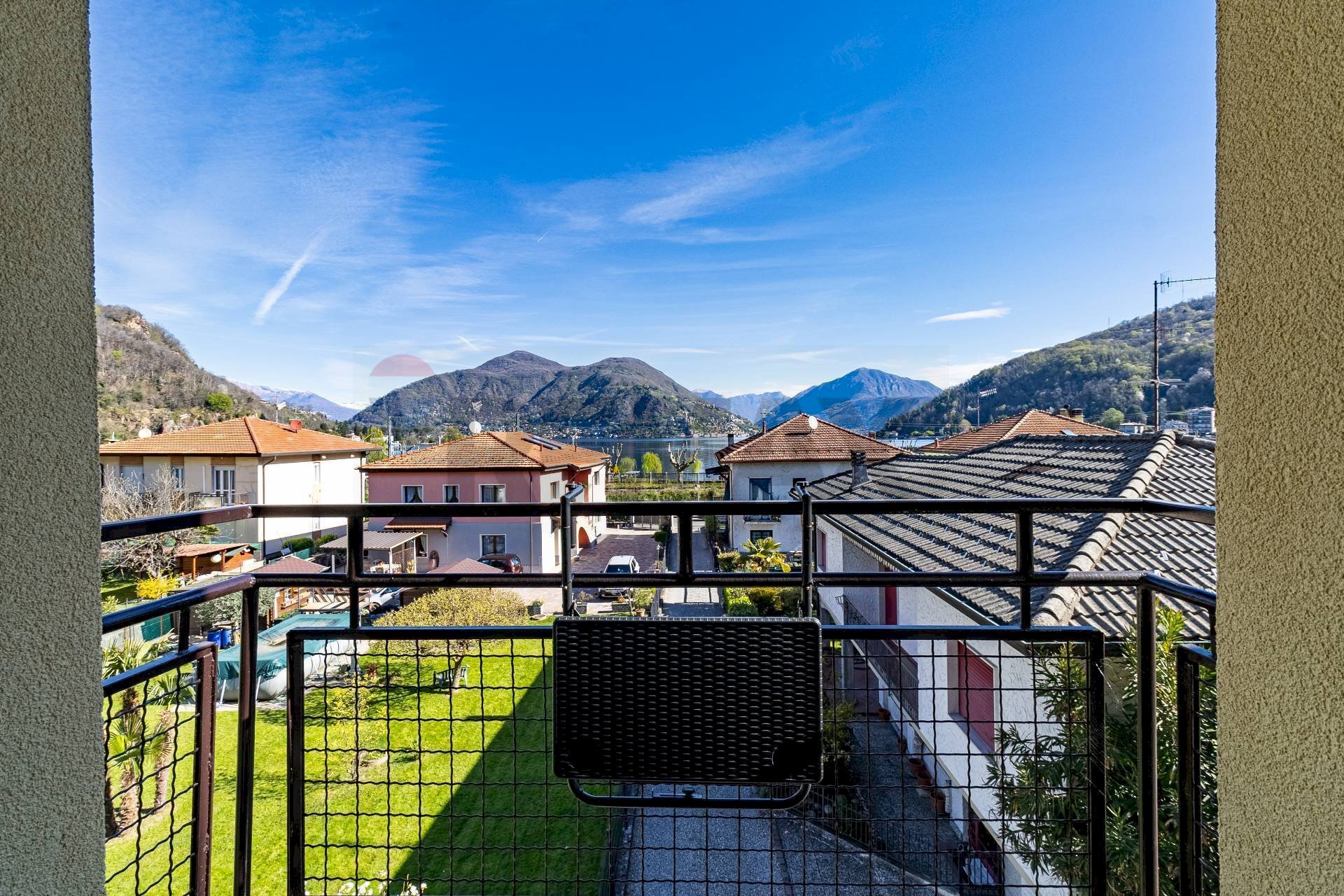 Balcone - Bilocale Via Bertolla
 
147, Porto Ceresio - foto 3