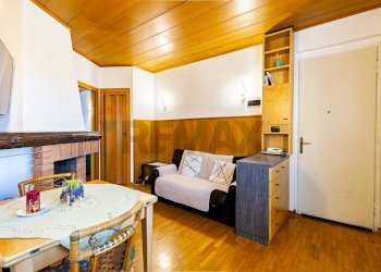 Sala da pranzo - Bilocale Via Bertolla
 
147, Porto Ceresio - foto 5