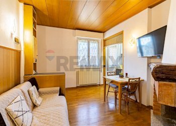 Sala da pranzo - Bilocale Via Bertolla
 
147, Porto Ceresio - foto 7