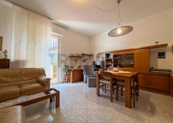 Sala da pranzo - Three-room apartment Via Giacomo Matteotti
 
51, Arcisate - photo 3