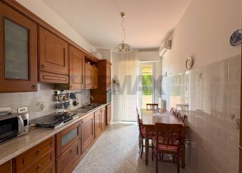 Cucina - Three-room apartment Via Giacomo Matteotti
 
51, Arcisate - photo 7