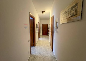Hall / corridoio - Three-room apartment Via Giacomo Matteotti
 
51, Arcisate - photo 10