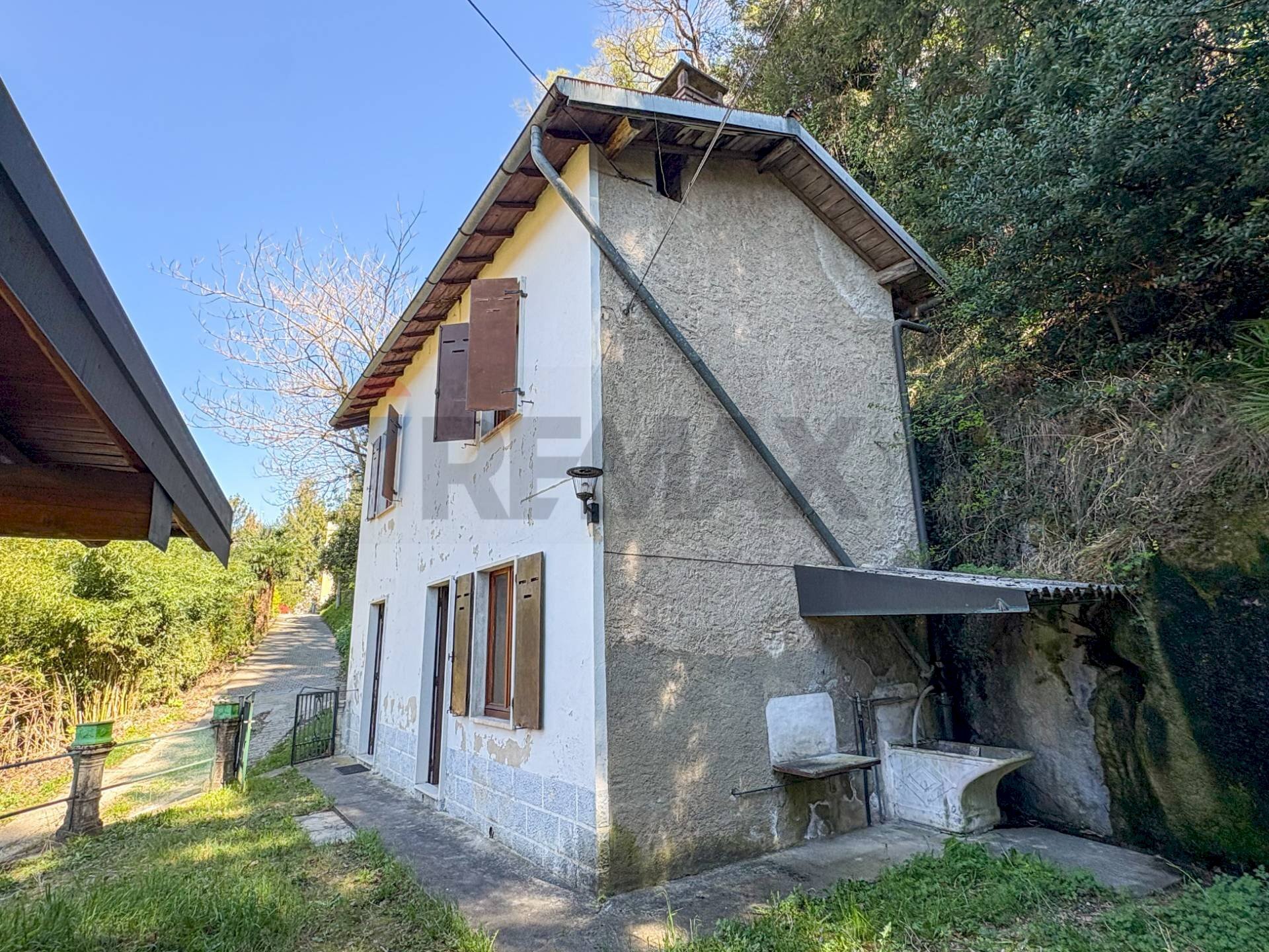 Casa all\'aperto - Casa indipendente Via Scerè
 
17, Besano - foto 2