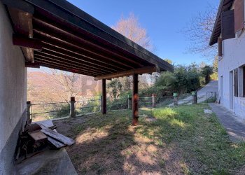 Giardino - Casa indipendente Via Scerè
 
17, Besano - foto 20