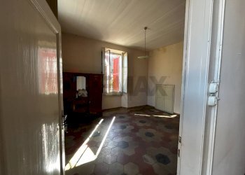 Hall / corridoio - Casa semi indipendente VIA ROMA
 
60, Cuasso al Monte - foto 30