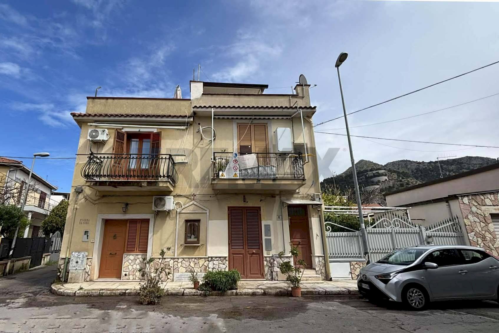 Prospetto principale edificio - Appartamento Piazza Ulisse
 
5 - 6, Palermo - foto 1